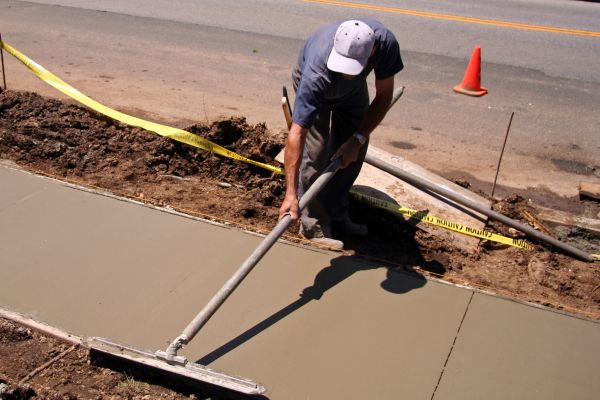 Sidewalk Building in Merritt Island